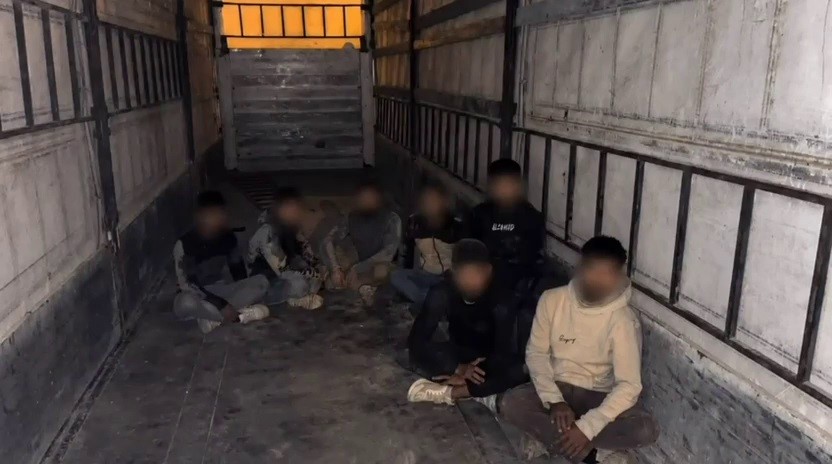 Tır Dorsesinde 7 Kaçak Göçmen Yakalandı: Organizatör Tutuklandı