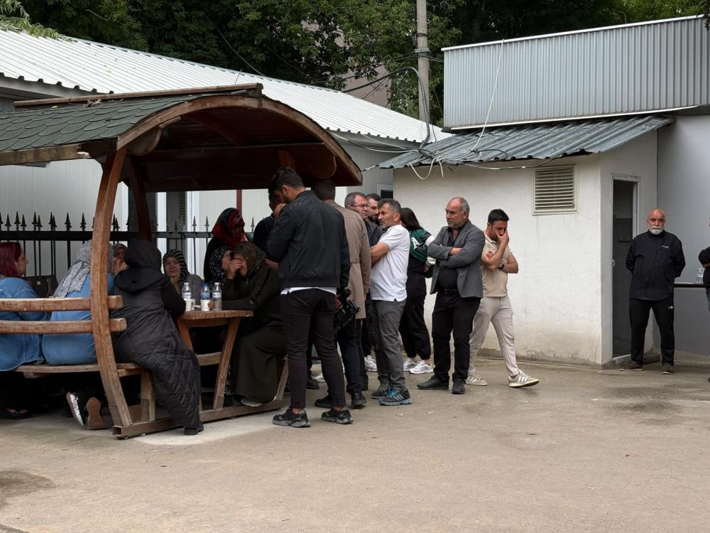Akranının bıçaklayarak öldürdüğü 16 yaşındaki çocuğun babası feryat etti: "Benim ciğerim yanıyor, bitmiş haldeyim"