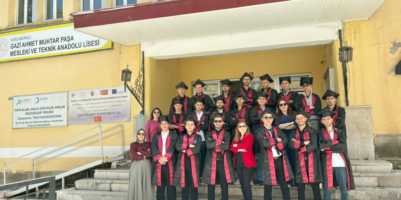Okul Müdürü Nisbel Koçak’tan Mezunlara Duygusal Veda: "Sizler Bu Ülkenin Yarınlarını İnşa Edecek Güçsünüz"