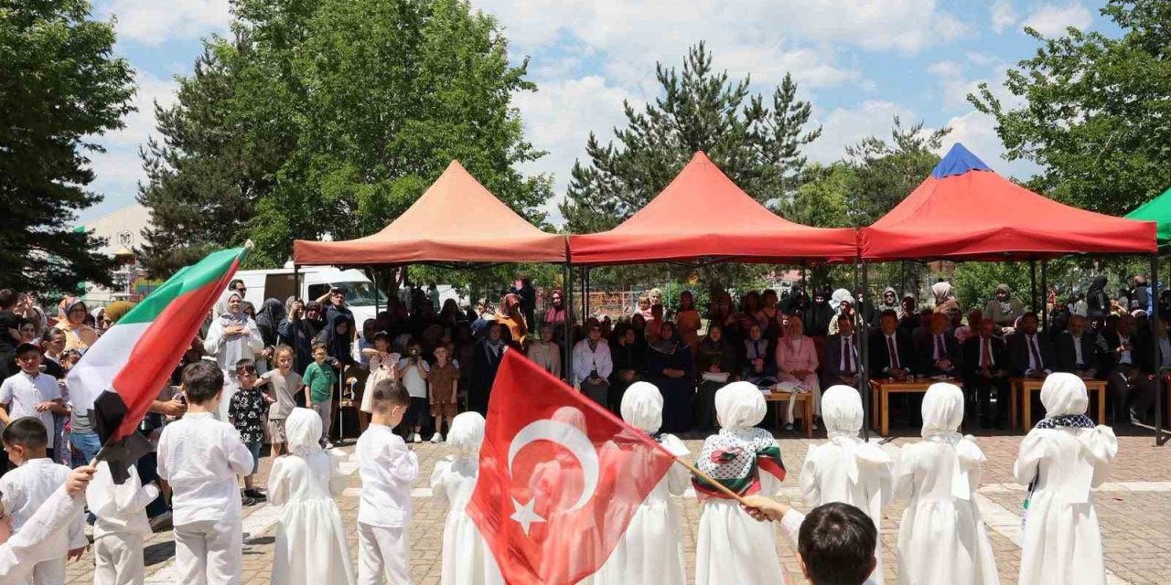 Erzincan’da Kur’an kursu öğrencilerinden yıl sonu şenliği