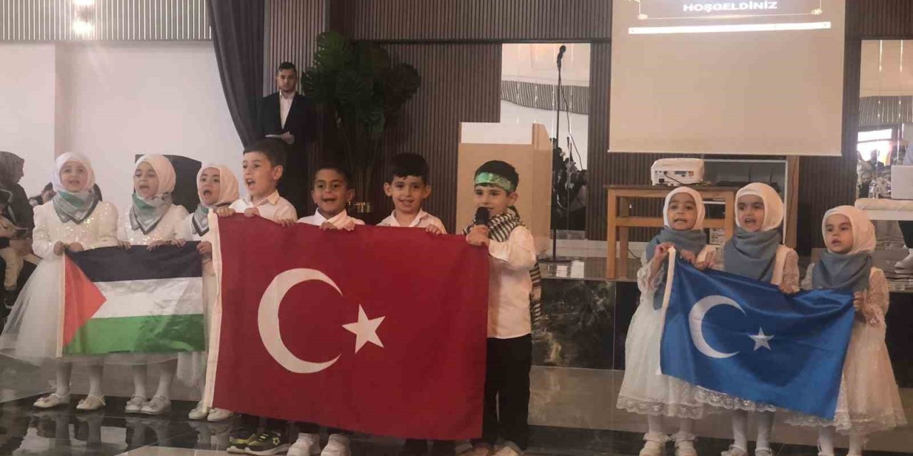 Palu’da Kur’an kursu öğrencilerinin mezuniyet sevinci