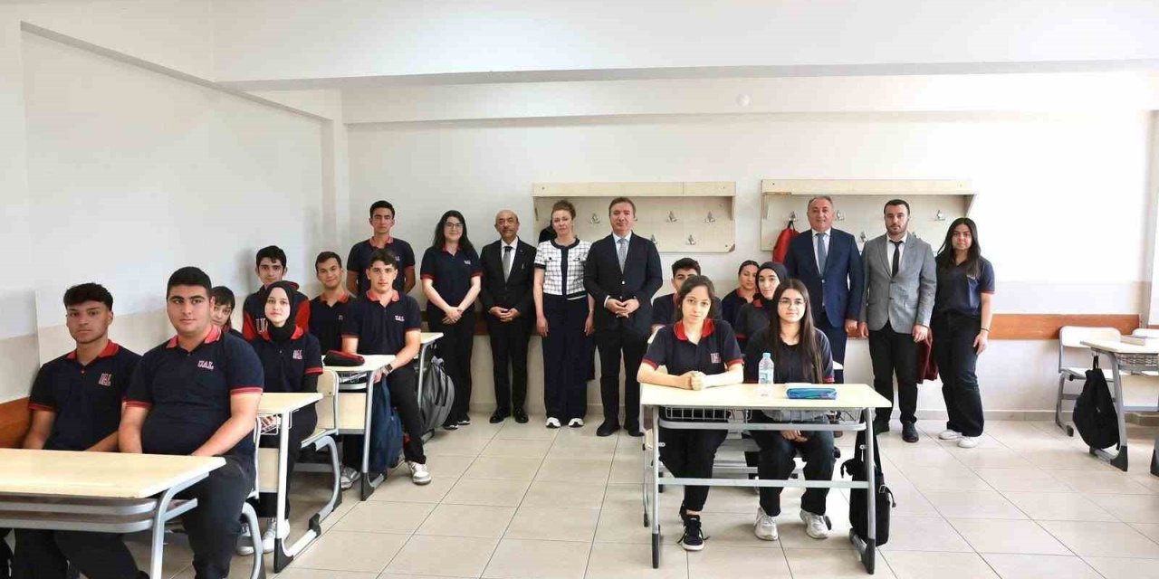 Vali Aydoğdu’dan YKS’ye hazırlanan öğrencilere başarı dileği