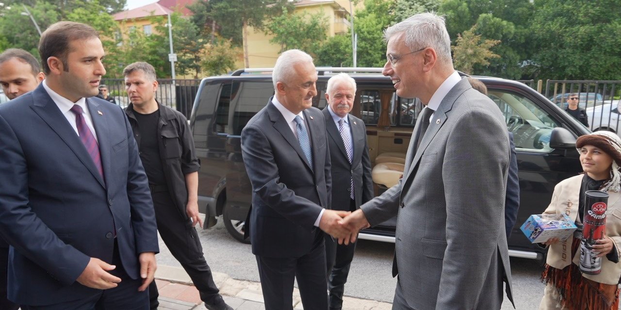 Sağlık Bakanı Memişoğlu: "Dünyada söz sahibi bir tedavi hizmetleri başarımız var"
