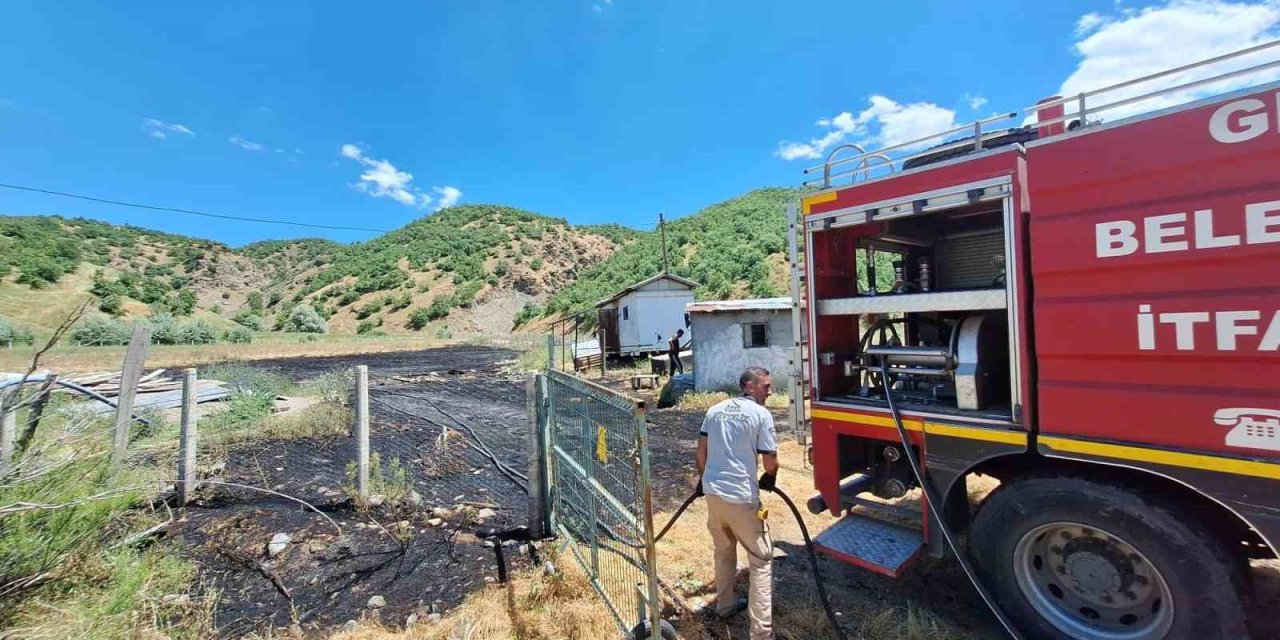 Tarlada çıkan yangın büyümeden söndürüldü