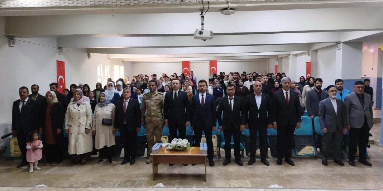 Çaldıran’da 4-6 yaş Kur’an kursu öğrencilerinin mezuniyet coşkusu