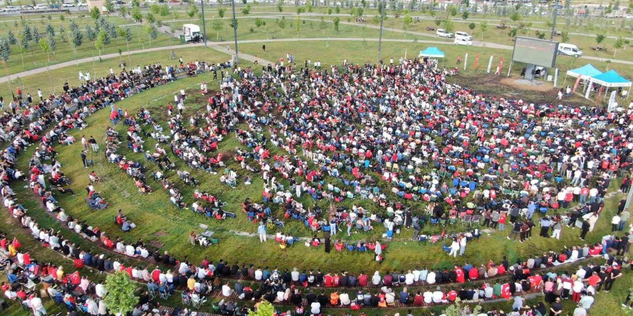 Malatyalılar milli heyecanı Yüzüncü Yıl Kent Parkı’nda yaşadı
