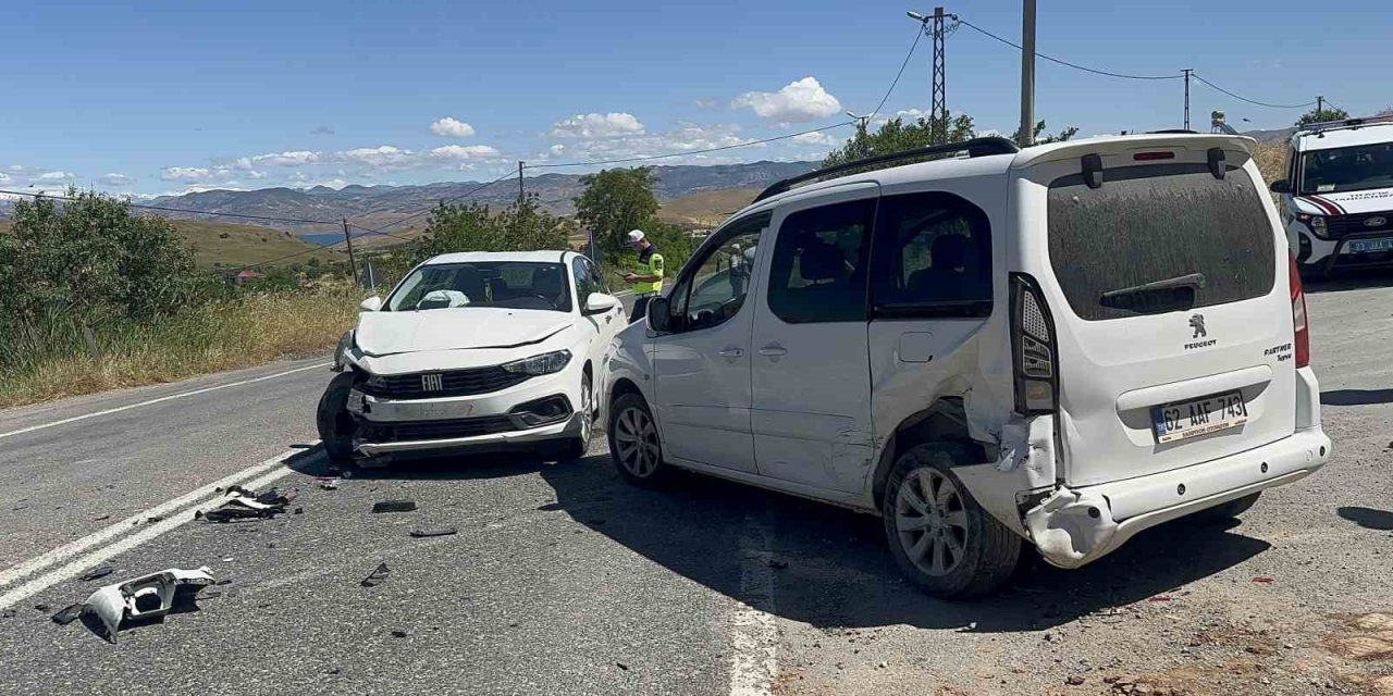 Elazığ’da trafik kazası: 2 yaralı