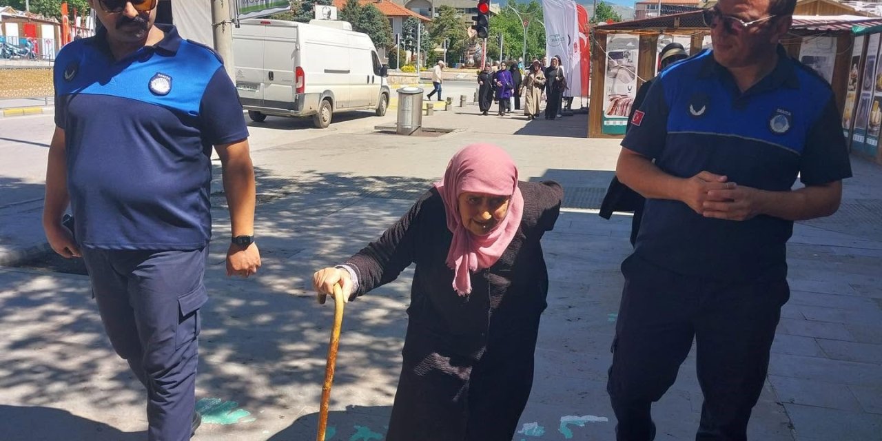 Erzincan zabıtasından gönülleri ısıtan davranış