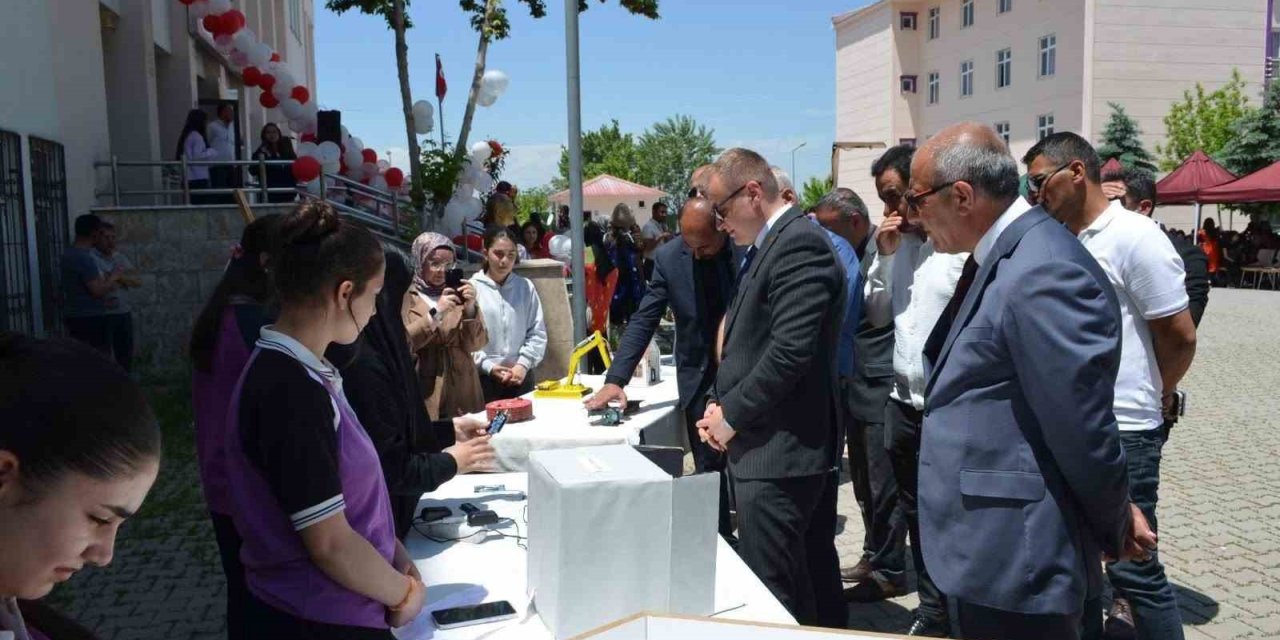 Bulanık’ta yıl sonu etkinliği büyük ilgi gördü