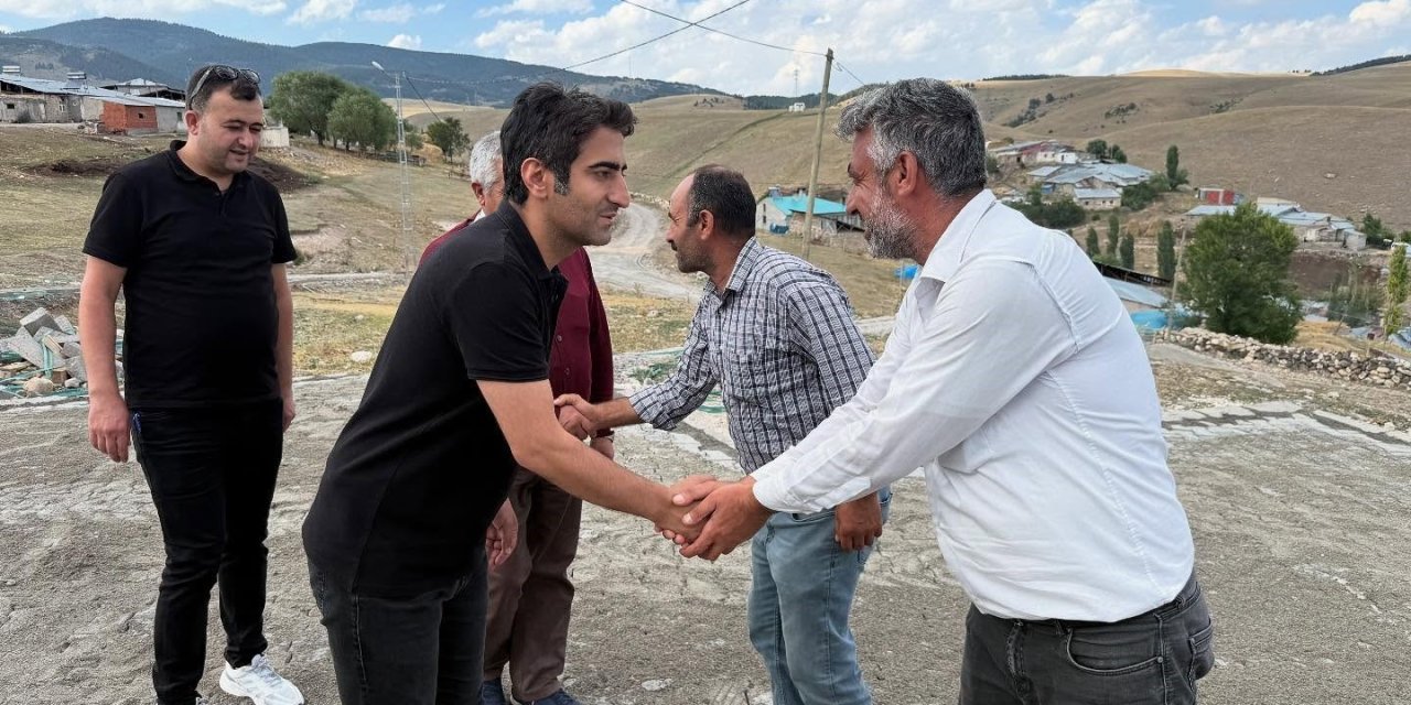 Sarıkamış Kaymakamı Aslantatar kilitli parke taşı çalışmaları yerinde gördü