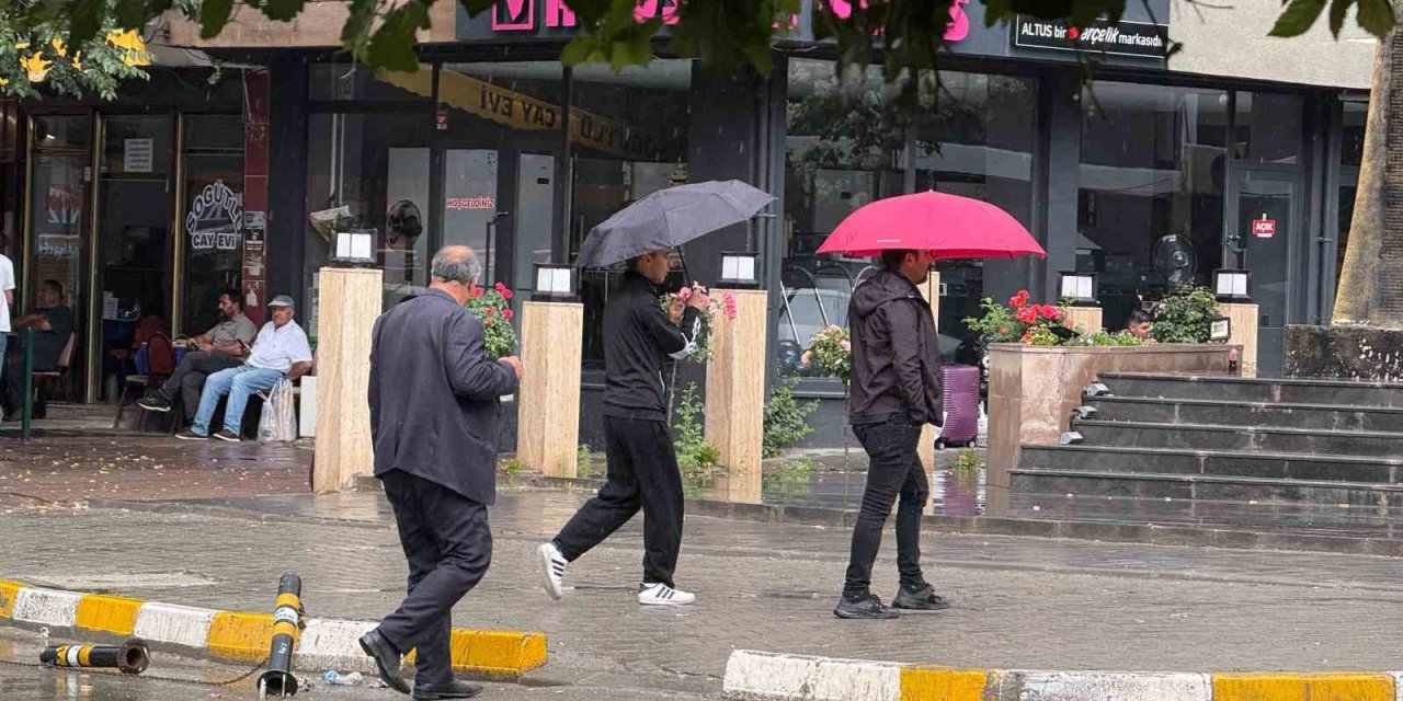 Iğdır’da sağanak yağış etkili oldu