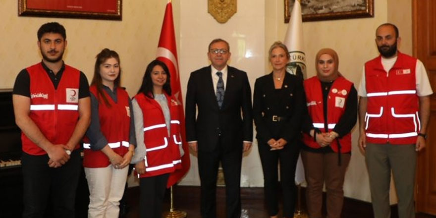 Kars Valisi Ziya Polat’tan Kızılay’a 158'inci Yıl Tebriki: "Gönüllülük Toplumu Kenetliyor"