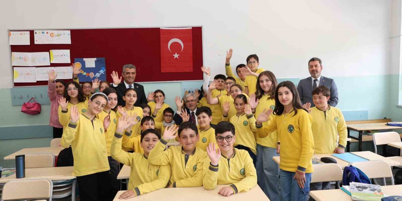 Eğitimin kalbinde öğrencilerle buluştular