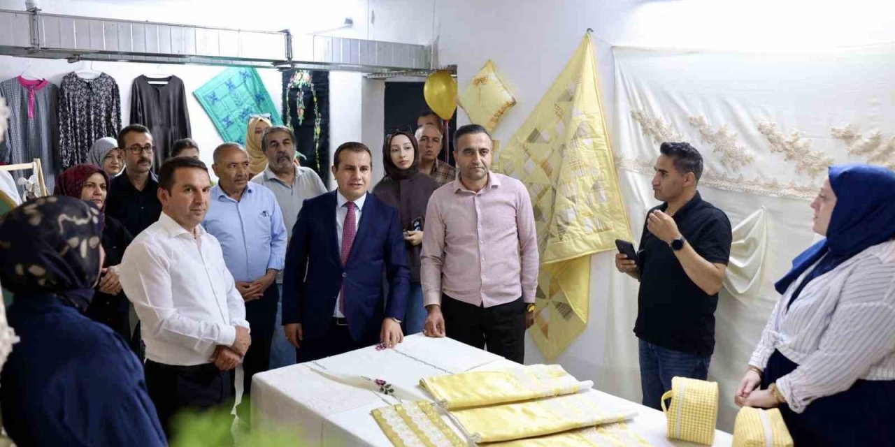 Akçadağ’da hayat boyu öğrenme sergisi açıldı
