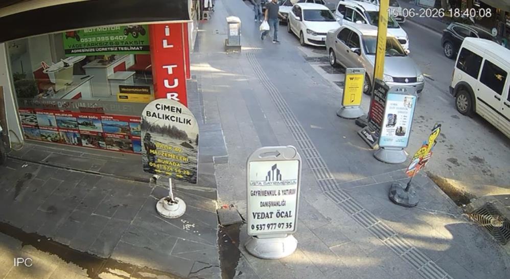 Doğum günü pastasını alır almaz kurşun yağmuruna tutuldu: O anlar kamerada