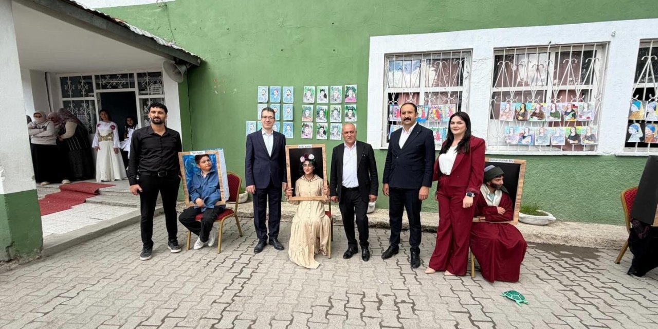 Diyadin’de öğrencilerin eserleri sergilendi