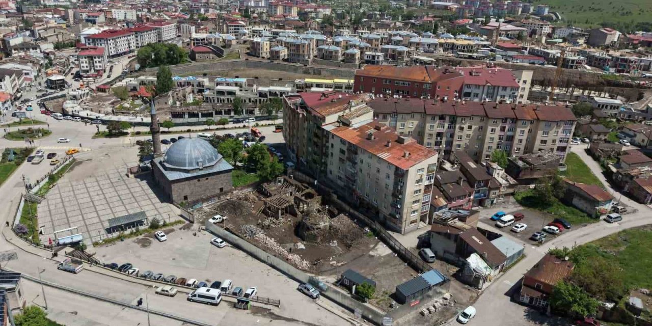 Tarihe ve geleceğe güçlü dokunuş: Ahi Toman Baba Kümbeti restore ediliyor