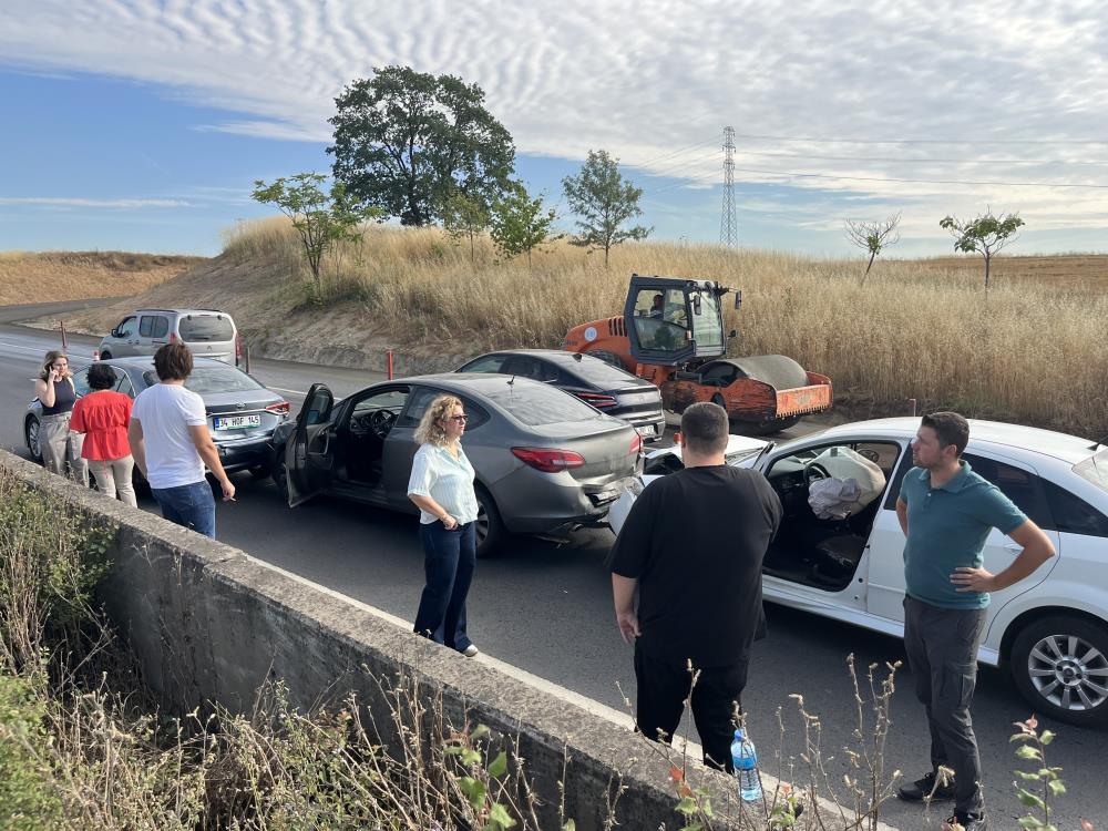 Tekirdağ'da 500 metre arayla iki zincirleme kaza