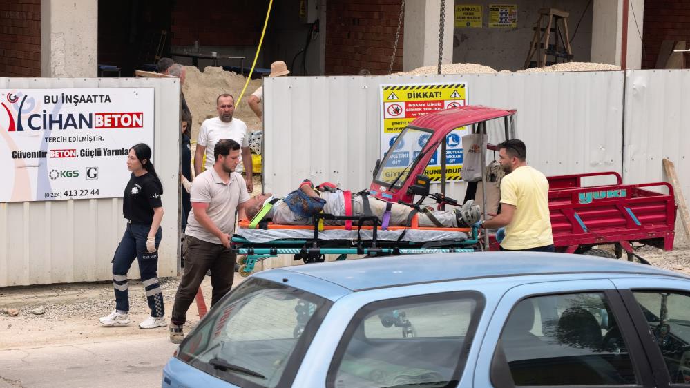 İnegöl'de nefes kesen kurtarma: Yaralı işçi vinçle zemine alındı