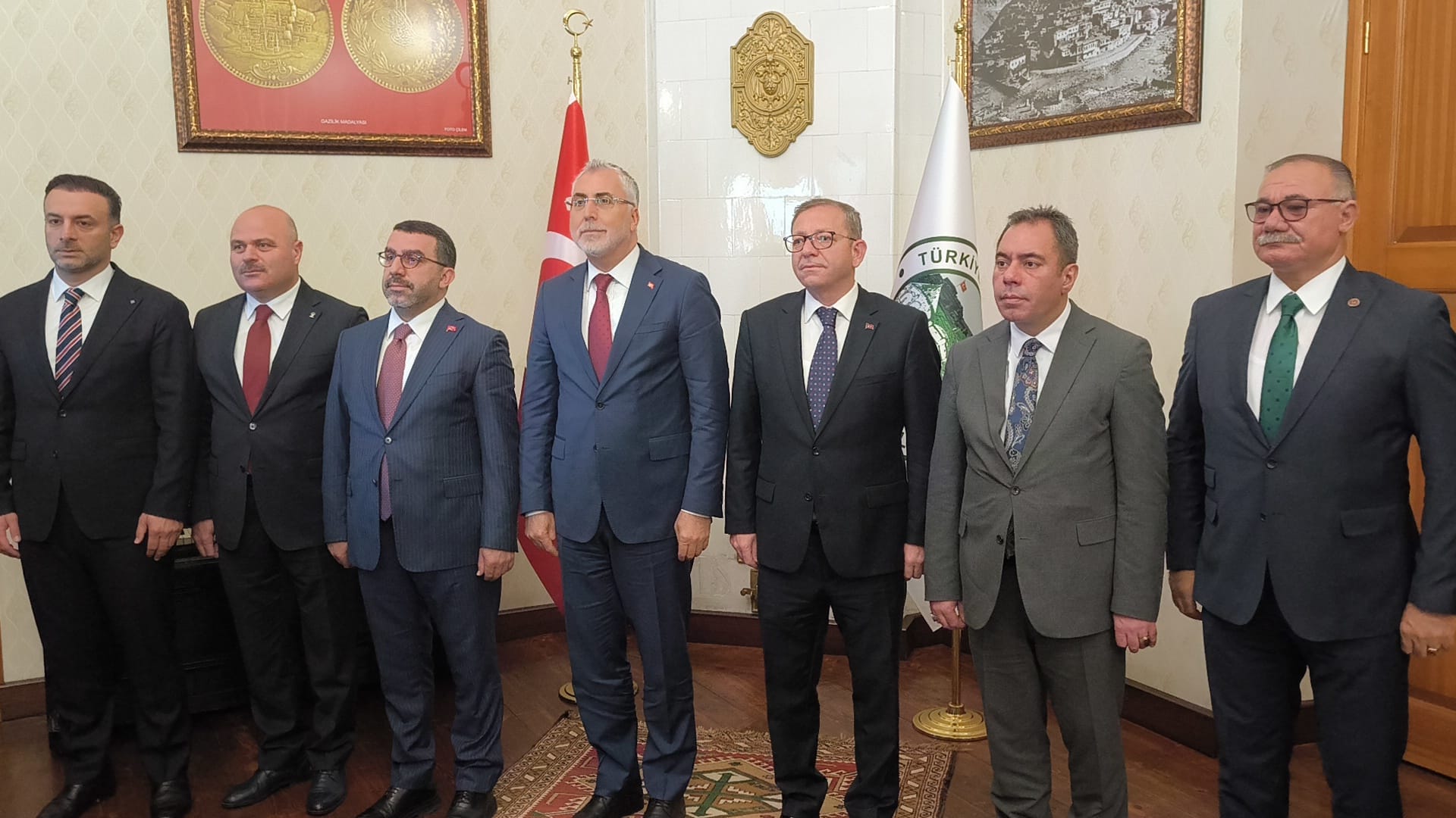 Çalışma Bakanı Prof. Dr. Vedat Işıkhan Kars'ta: İlk Durak Valilik Oldu