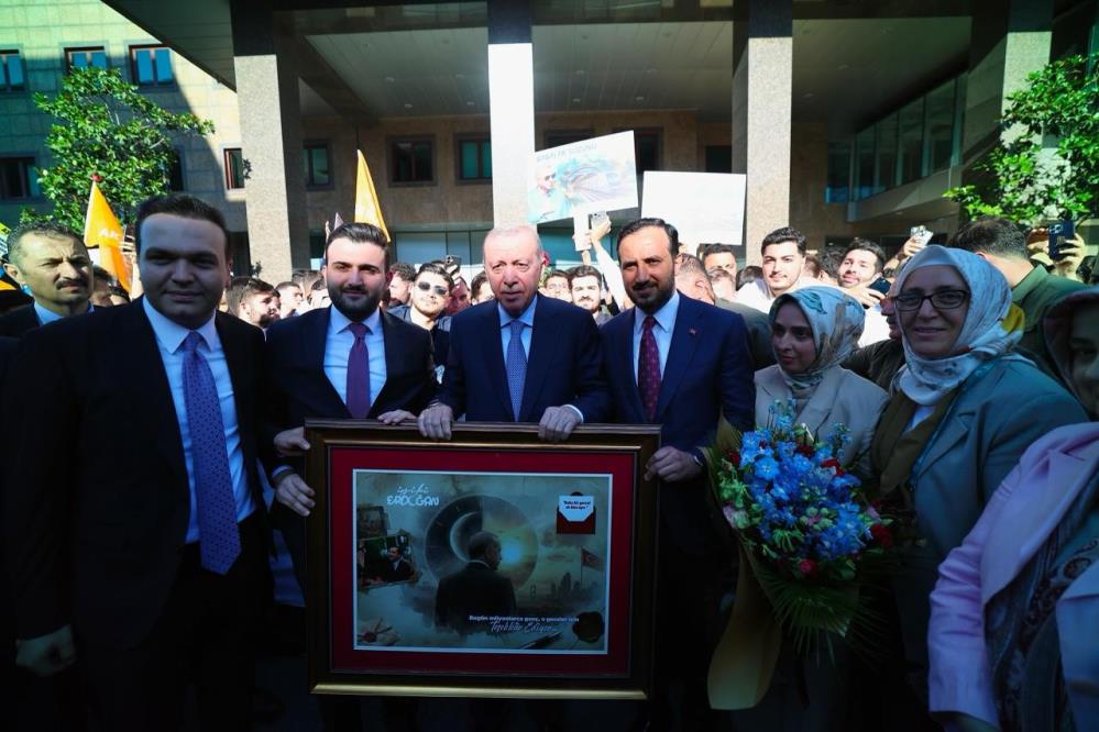 Gençlerden Cumhurbaşkanı Erdoğan'a Babalar Günü sürprizi