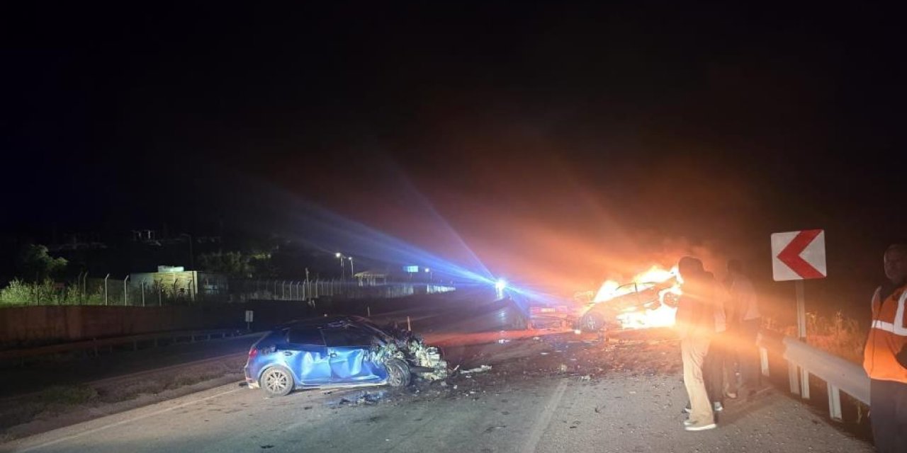 Kaza yapan otomobil alev aldı: 1 ölü, 5 yaralı