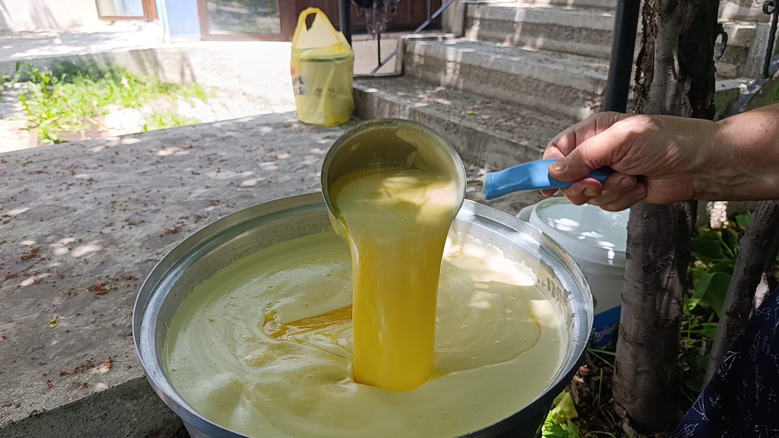 Kars’ta Evlerde ‘Sarı Yağ’ Mesaisi Başladı