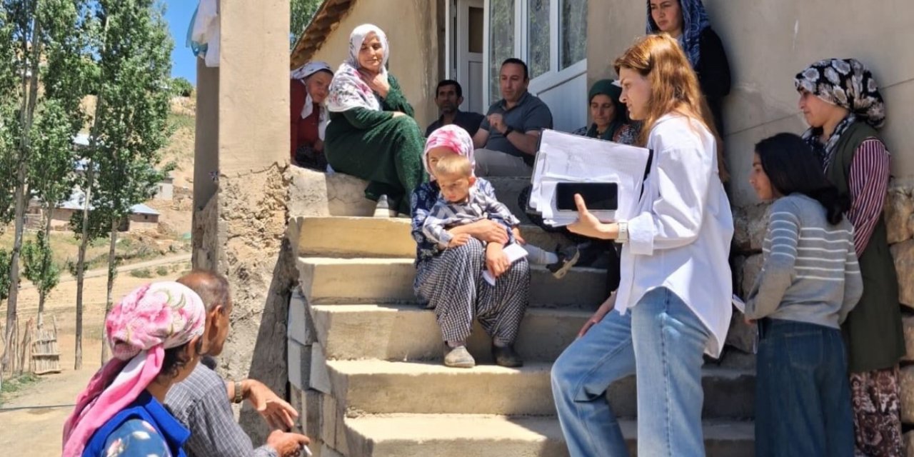 Yüksekova’da çiftçilere yönelik sağlık taraması ve brusella eğitimi verildi