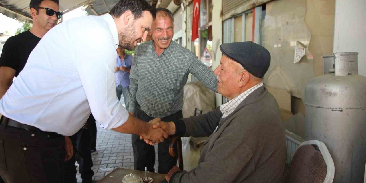 AK Parti Baskil’de tek yürek: 100 kişilik kadro sahaya indi