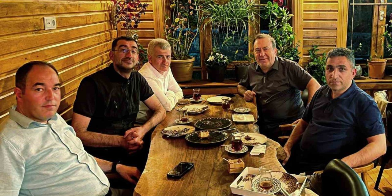 ATSO Başkanı Demirci’den ödül alan gazetecilere tebrik