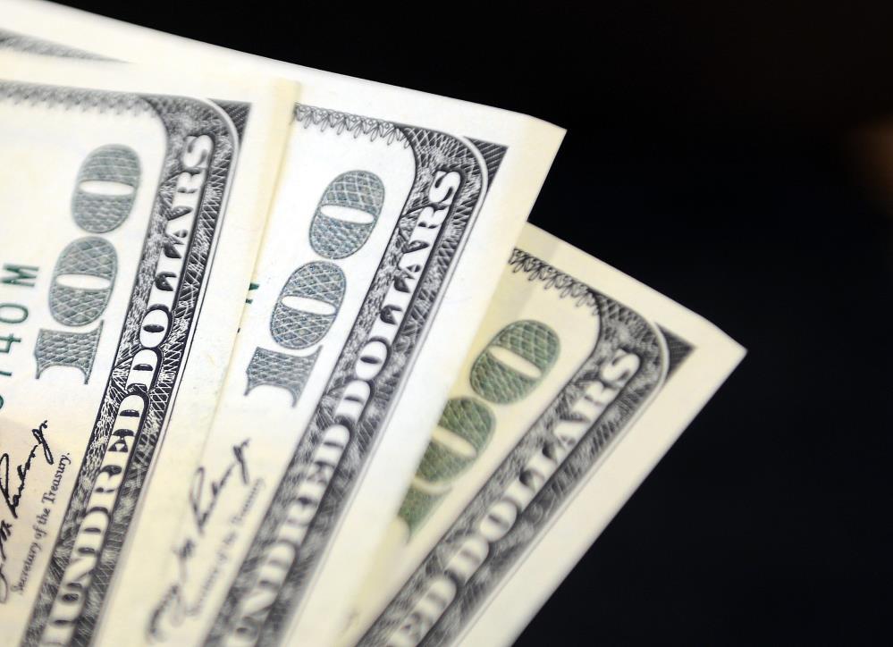 Serbest piyasada dolar ve euro güne yükselişle başladı
