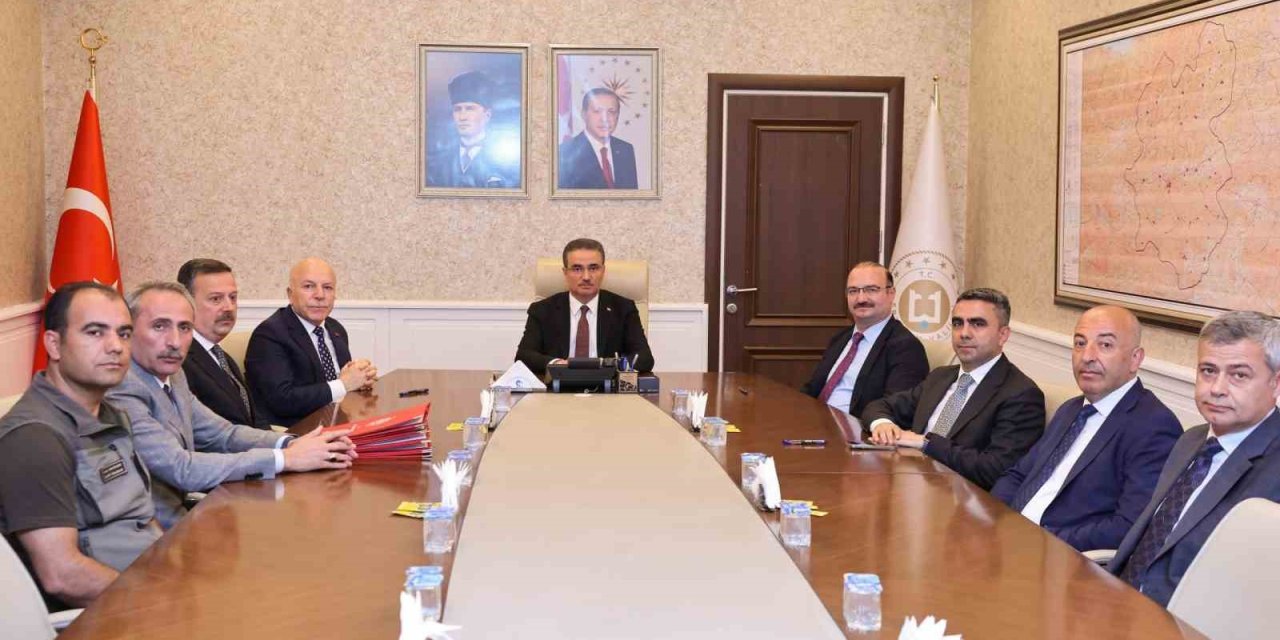 Erzurum’da sahipsiz hayvanlar için tarihî iş birliği