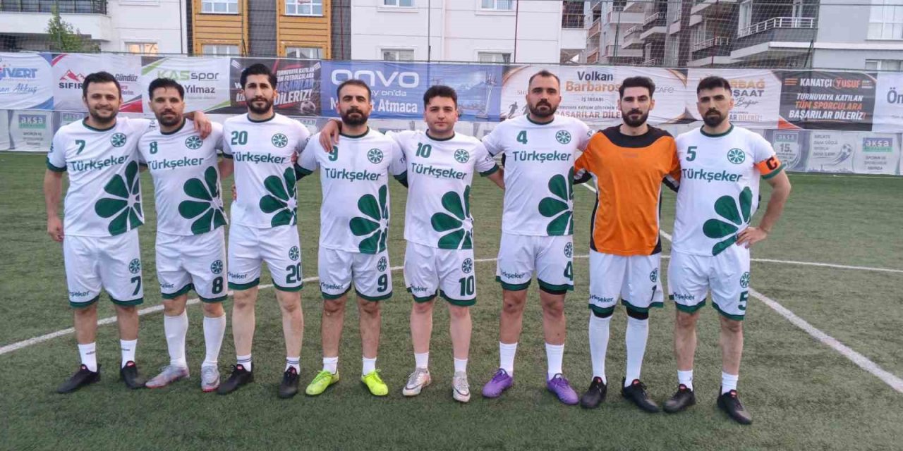 Kurumlar arası turnuvada şampiyon Türk Şeker Spor oldu