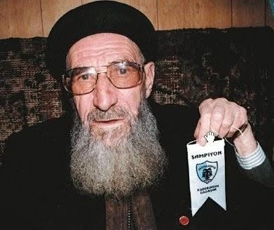 Naim Hoca’nın torunu Ahmet Gölleroğlu, çirkin sözlerinden dolayı Nihat Doğan’a dava açacaklarını söyledi