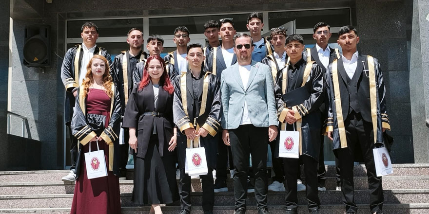 Kars'ta Tarihi Mezuniyet: İlk Veteriner Sağlık Teknisyenleri Meslek Hayatına Adım Attı