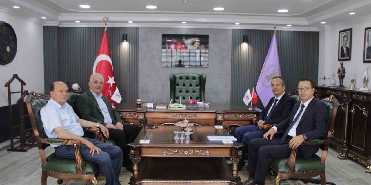 Defterdar Özdemir, esnaf temsilcileriyle bir araya geldi