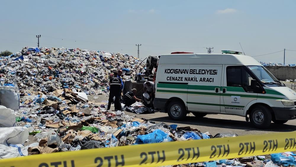 İş makinesinin altında kalarak hayatını kaybetti