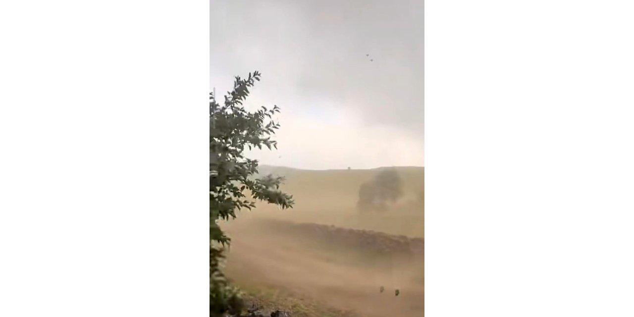 Bingöl’de şiddetli fırtına kameralara yansıdı