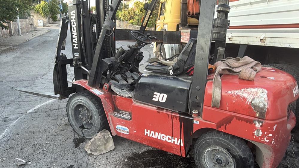 Forklift Devrildi: 1 Kişi Yaralandı