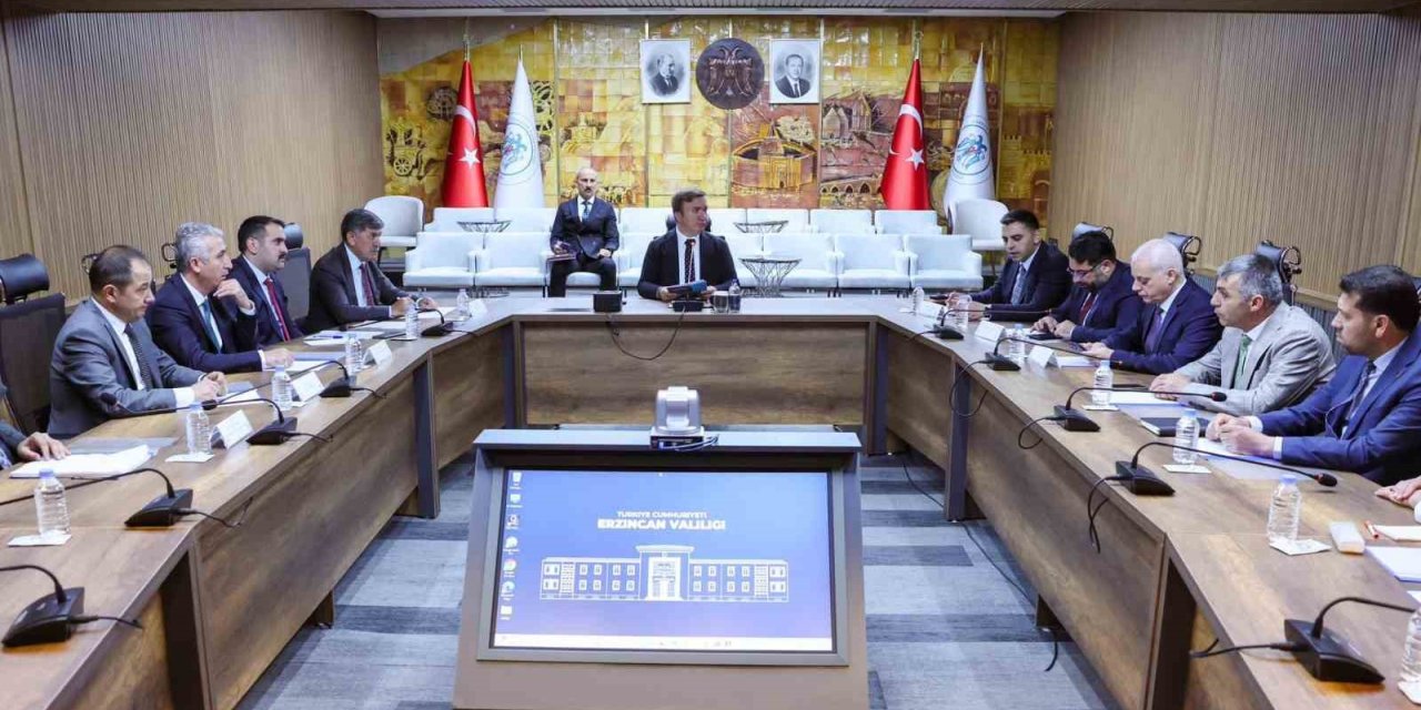 Sahipsiz hayvanlara yönelik çalışmalar kurul toplantısında ele alındı