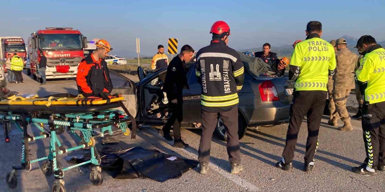 Erzurum’da otomobil kamyonete çarptı: 3 ölü, 3 yaralı