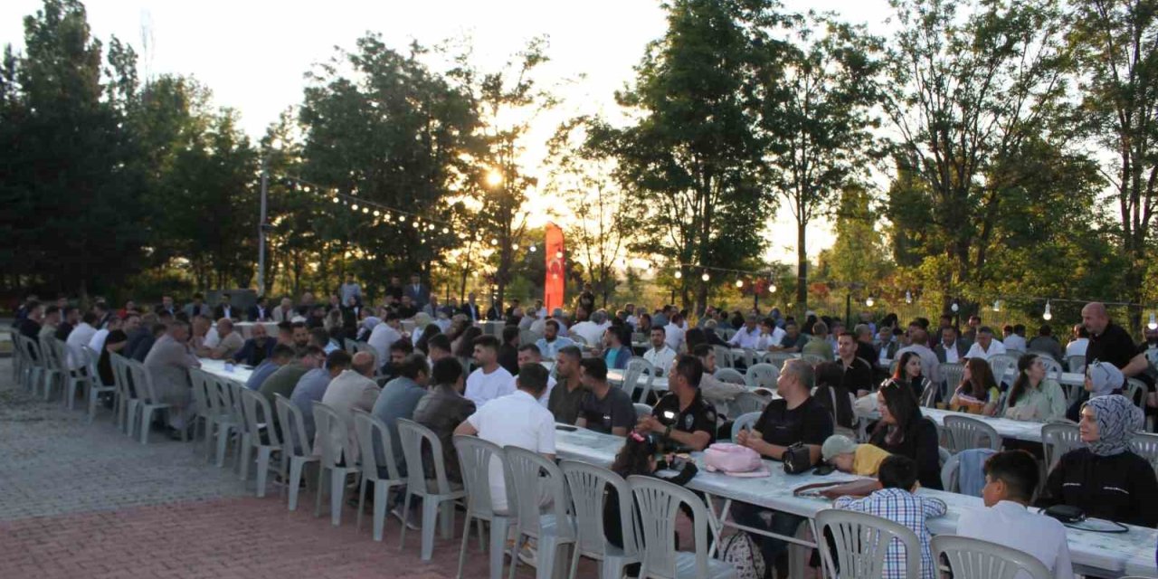 Malazgirt’te Kaymakam Göksu Bayram’a duygu dolu veda