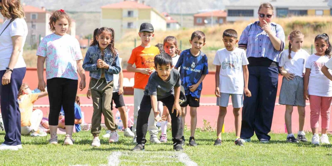 Erzincan’da bin öğrenci geleneksel oyunlar şenliğinde buluştu