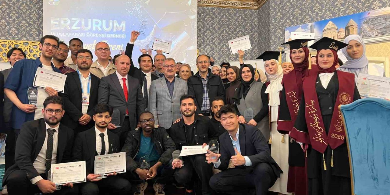 Erzurum’da eğitim alan uluslararası öğrenciler memleketlerine uğurlandı