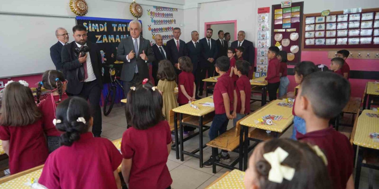 Muş’ta 96 bin 341 öğrenci karne heyecanı yaşadı