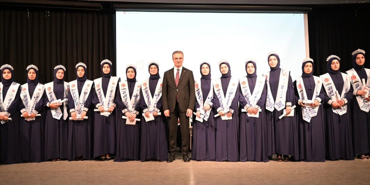 75 hafız öğrenci icazet belgesine kavuştu