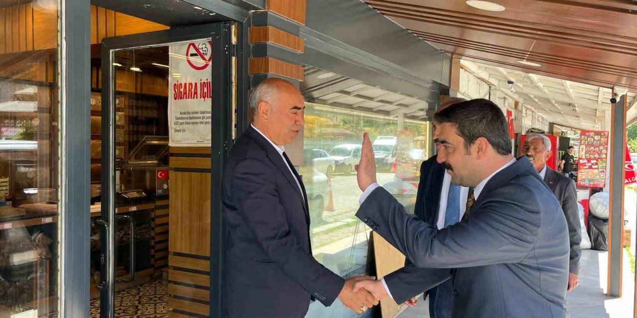 Arpaçay Kaymakamı Muhammed Burak Akköz vatandaşlarla vedalaştı