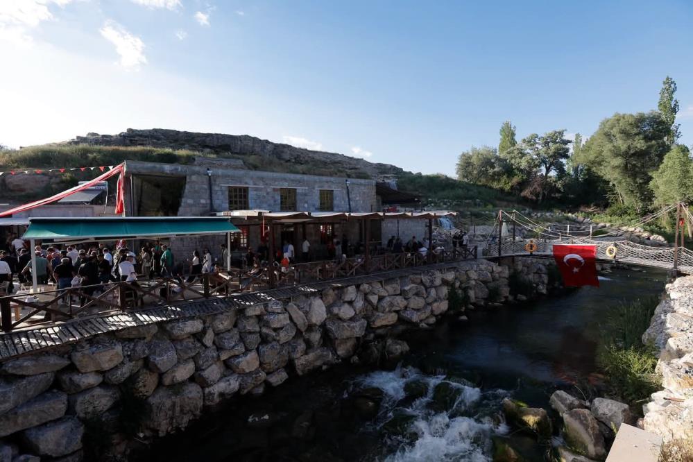 100 yıllık değirmen restorana dönüştürüldü