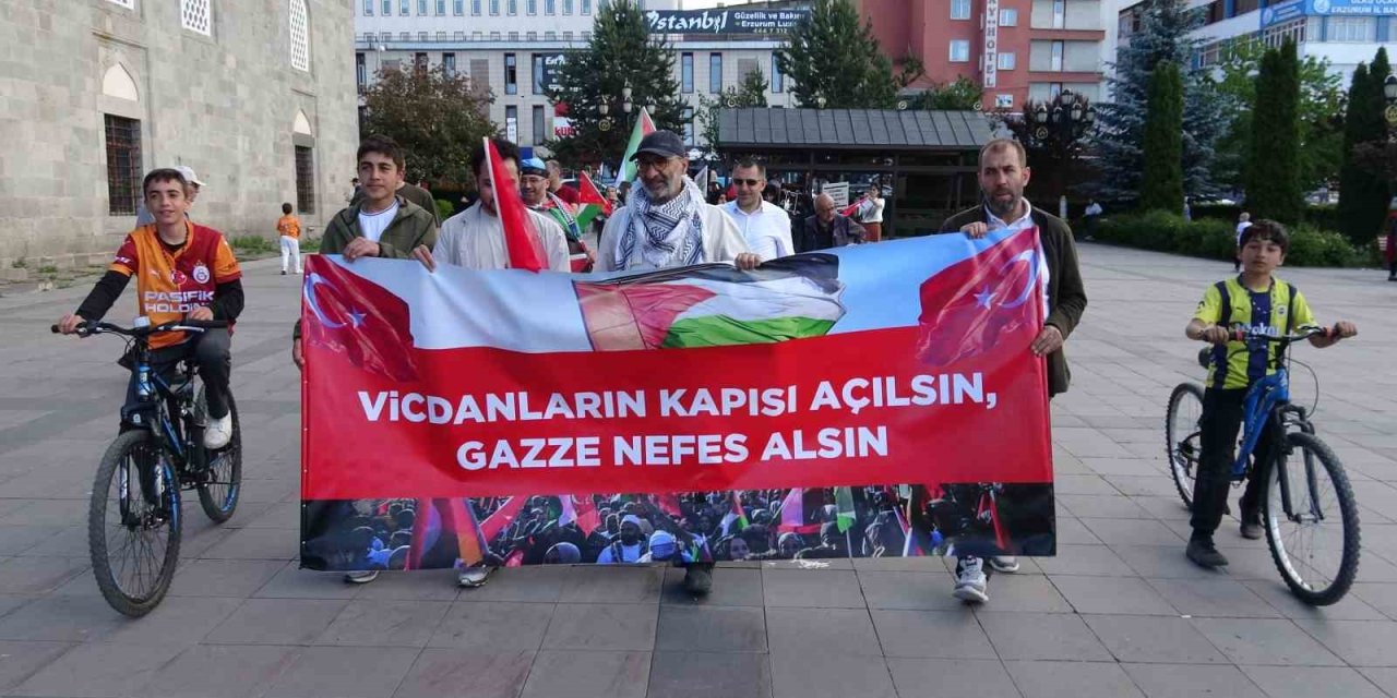Erzurum’da sağlıkçılar 137’inci kez Gazze için yürüdü