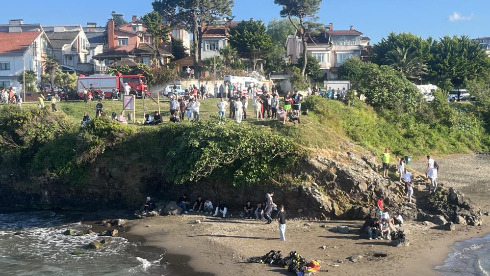Ordu'da denizde dalgalara kapılan 17 yaşındaki çocuğu arama çalışmaları sürüyor